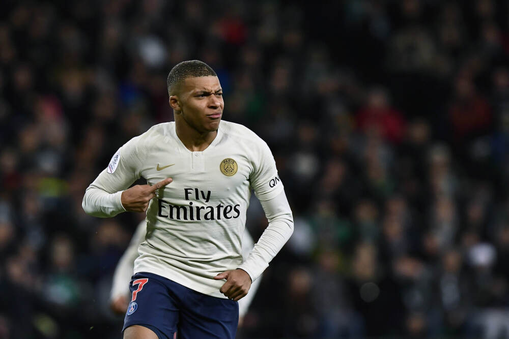 日本拟2028年对纯电动车型按重量加税